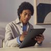 Планшет Apple iPad Pro 13" M4 WiFi 256GB with Standard glass Silver (MVX33NF/A) - Зображення 4