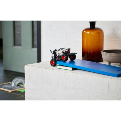 Конструктор LEGO Technic Monster Jam Monster Mutt Dalmatian 244 деталі (42150)