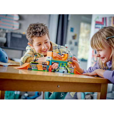 Конструктор LEGO City Вуличний скейтпарк 454 деталей (60364)