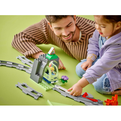 Конструктор LEGO DUPLO Town Додатковий набір. Залізничний тунель і колії (10425)
