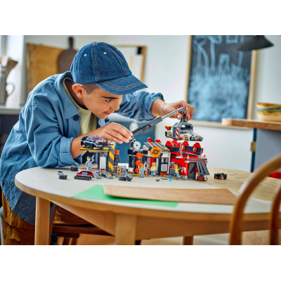 Конструктор LEGO City Звалище з автомобілями (60472)