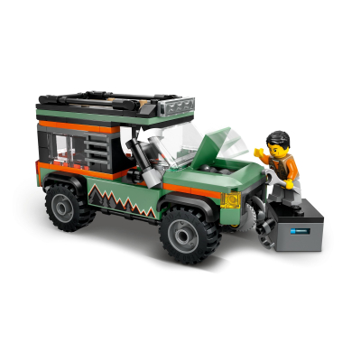 Конструктор LEGO City Позашляхова гірська вантажівка 4x4 (60447)