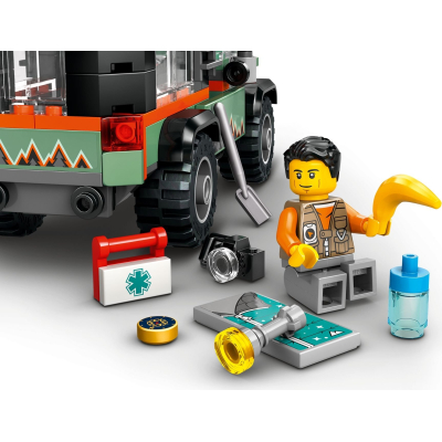 Конструктор LEGO City Позашляхова гірська вантажівка 4x4 (60447)