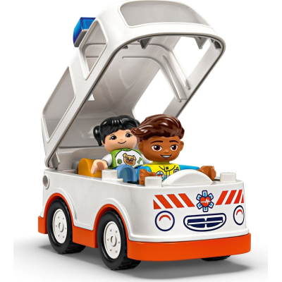 Конструктор LEGO DUPLO Town Швидка допомога та водій (10447)