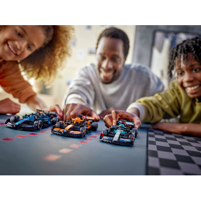 Конструктор LEGO Speed Champions Автомобіль для перегонів McLaren F1 Team MCL38 (77251)