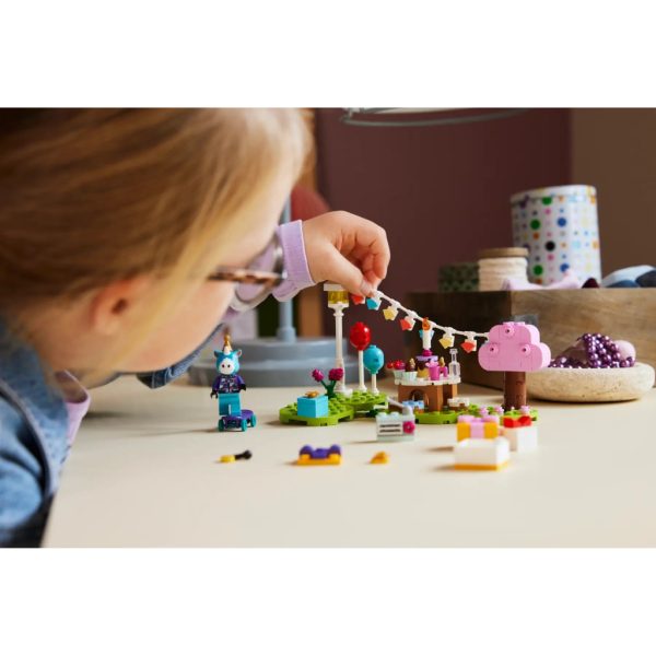 Конструктор LEGO Animal Crossing Вечірка з нагоди дня народження Julian 170 деталей (77046)