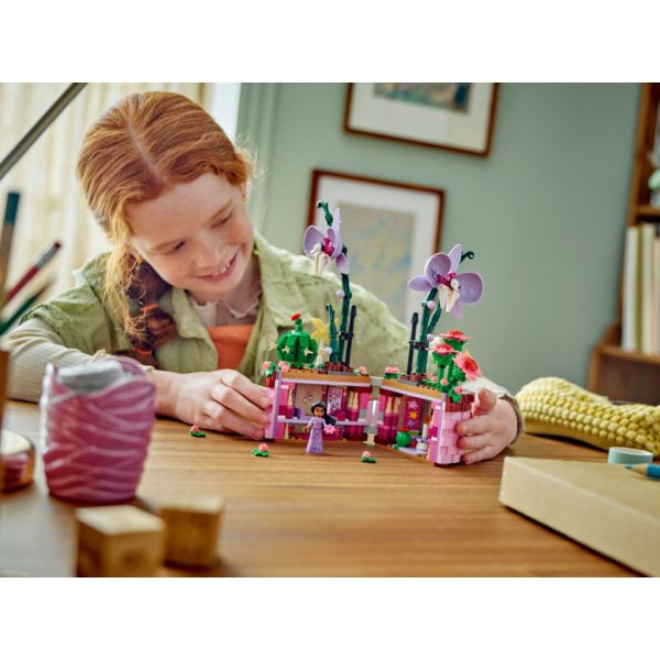 U0925191_8main Конструктор LEGO Disney Princess Classic Квітковий горщик Ізабели 641 деталь (43237)