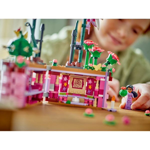 U0925191_9main Конструктор LEGO Disney Princess Classic Квітковий горщик Ізабели 641 деталь (43237)