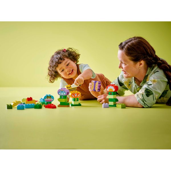U1003992_6main Конструктор LEGO DUPLO Town Творчий сад і квіти (10444-)