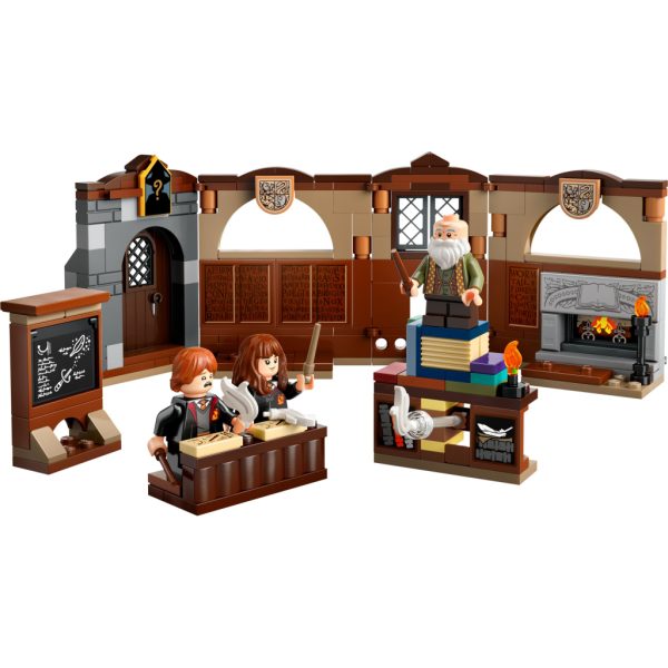 U1004009_2main Конструктор LEGO Harry Potter Замок Гоґвортс: урок чарів (76442)
