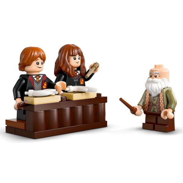 U1004009_4main Конструктор LEGO Harry Potter Замок Гоґвортс: урок чарів (76442)