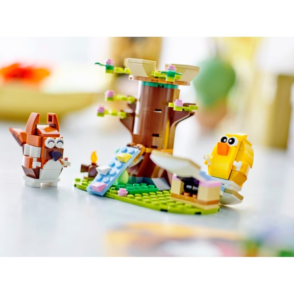 U1040618_5main Конструктор LEGO Iconic Весняний майданчик для тварин (40709)