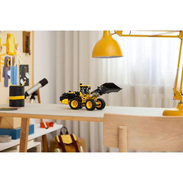 U1058208_12main Конструктор LEGO Technic Колісний навантажувач Volvo L120 Electric (42209)