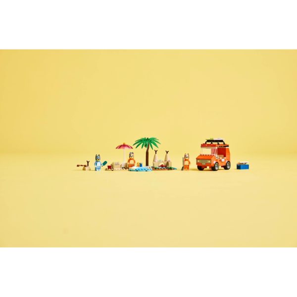 U1084475_12main Конструктор LEGO Bluey Пляж і сімейна поїздка на автомобілі Блуї (11202)