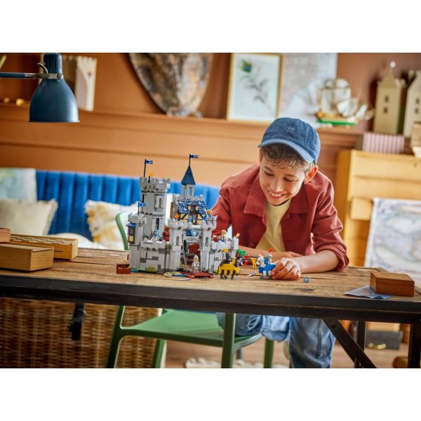 U1084480_10main Конструктор LEGO Creator Середньовічний замок із лицарем на коні (31168)