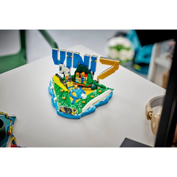 U1168003_11main Конструктор LEGO Editions Football Вінісіус Жуніор — найкращі моменти футбольних матчів (43027)